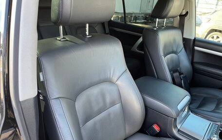 Toyota Land Cruiser 200, 2019 год, 9 490 000 рублей, 28 фотография