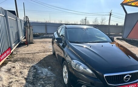 Volvo V40 II рестайлинг, 2017 год, 1 350 000 рублей, 1 фотография