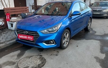 Hyundai Solaris II рестайлинг, 2017 год, 900 000 рублей, 2 фотография