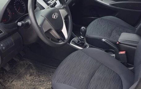 Hyundai Solaris II рестайлинг, 2016 год, 820 000 рублей, 6 фотография