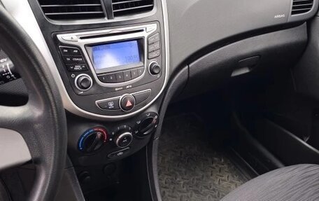 Hyundai Solaris II рестайлинг, 2016 год, 820 000 рублей, 7 фотография