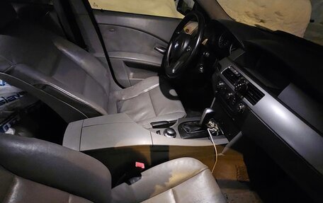 BMW 5 серия, 2005 год, 950 000 рублей, 6 фотография