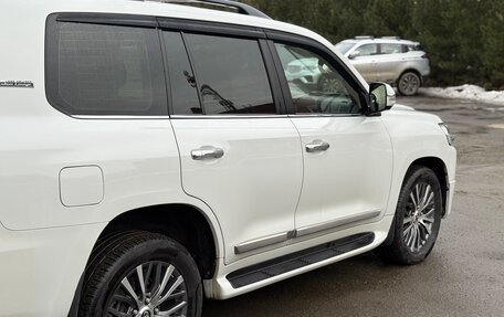 Toyota Land Cruiser 200, 2017 год, 6 900 000 рублей, 4 фотография