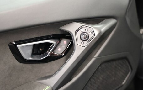 Lamborghini Huracán, 2020 год, 24 900 000 рублей, 18 фотография