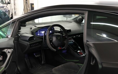 Lamborghini Huracán, 2020 год, 24 900 000 рублей, 19 фотография