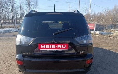 Mitsubishi Outlander III рестайлинг 3, 2007 год, 800 000 рублей, 4 фотография