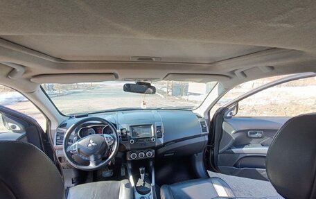 Mitsubishi Outlander III рестайлинг 3, 2007 год, 800 000 рублей, 13 фотография