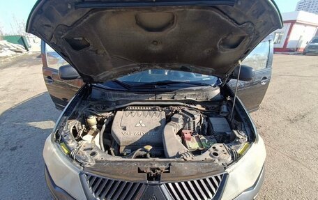 Mitsubishi Outlander III рестайлинг 3, 2007 год, 800 000 рублей, 16 фотография