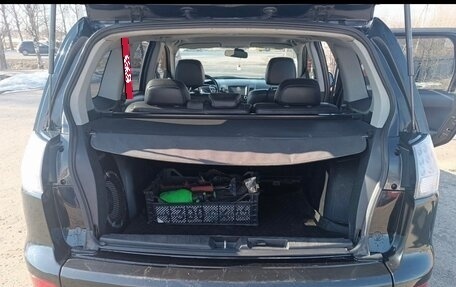 Mitsubishi Outlander III рестайлинг 3, 2007 год, 800 000 рублей, 11 фотография