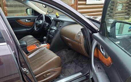 Infiniti QX70, 2015 год, 2 350 000 рублей, 10 фотография