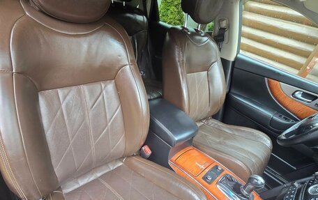 Infiniti QX70, 2015 год, 2 350 000 рублей, 16 фотография