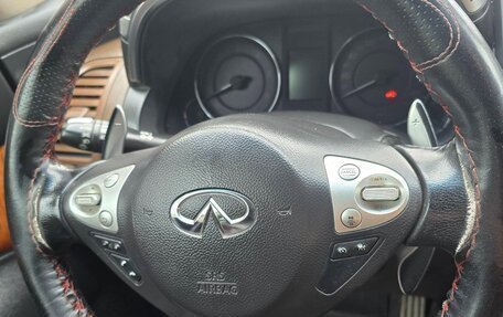 Infiniti QX70, 2015 год, 2 350 000 рублей, 15 фотография