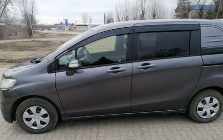 Honda Freed I, 2013 год, 1 250 000 рублей, 2 фотография
