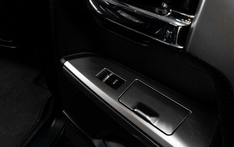 Toyota Land Cruiser 200, 2013 год, 4 769 000 рублей, 31 фотография