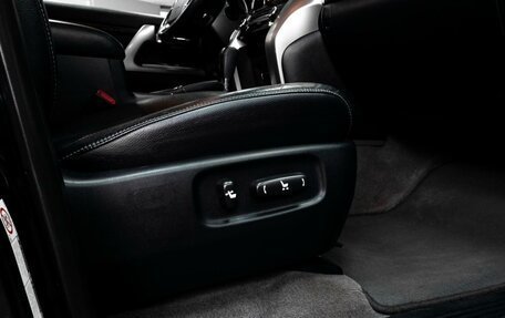 Toyota Land Cruiser 200, 2013 год, 4 769 000 рублей, 30 фотография