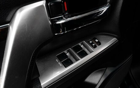 Toyota Land Cruiser 200, 2013 год, 4 769 000 рублей, 27 фотография