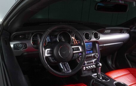 Ford Mustang VI рестайлинг, 2020 год, 3 299 000 рублей, 6 фотография