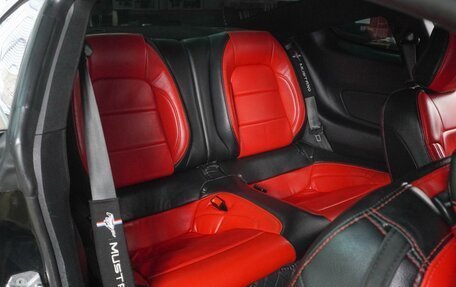 Ford Mustang VI рестайлинг, 2020 год, 3 299 000 рублей, 7 фотография