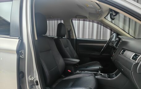 Mitsubishi Outlander III рестайлинг 3, 2015 год, 1 550 000 рублей, 6 фотография