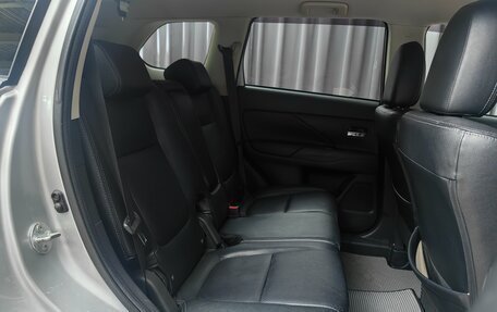 Mitsubishi Outlander III рестайлинг 3, 2015 год, 1 550 000 рублей, 8 фотография