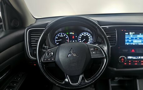 Mitsubishi Outlander III рестайлинг 3, 2015 год, 1 550 000 рублей, 10 фотография