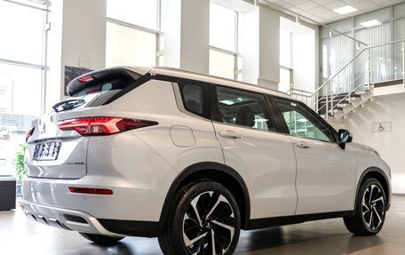 Mitsubishi Outlander, 2023 год, 4 249 000 рублей, 4 фотография