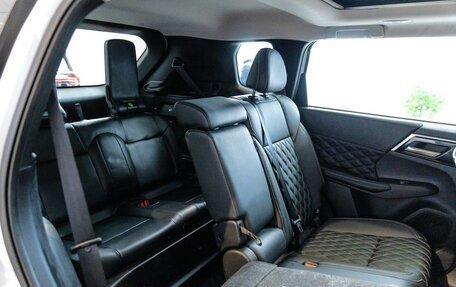 Mitsubishi Outlander, 2023 год, 4 249 000 рублей, 17 фотография