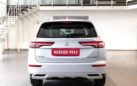 Mitsubishi Outlander, 2023 год, 4 249 000 рублей, 5 фотография