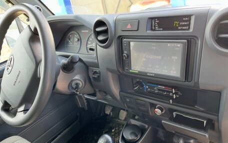 Toyota Land Cruiser 70, 2013 год, 7 000 000 рублей, 5 фотография