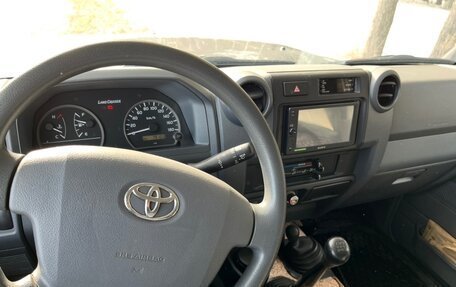 Toyota Land Cruiser 70, 2013 год, 7 000 000 рублей, 9 фотография