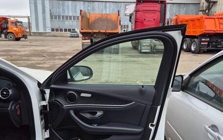 Mercedes-Benz E-Класс, 2022 год, 4 420 000 рублей, 12 фотография