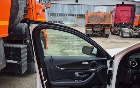 Mercedes-Benz E-Класс, 2022 год, 4 420 000 рублей, 10 фотография