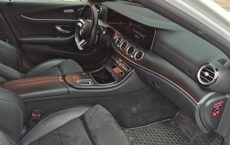 Mercedes-Benz E-Класс, 2022 год, 4 420 000 рублей, 14 фотография