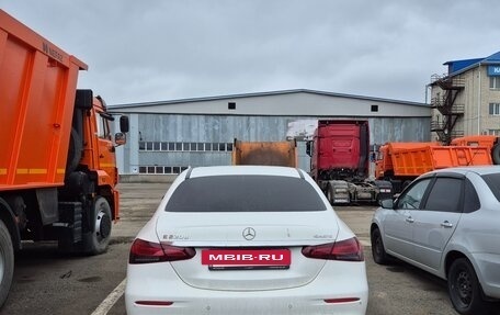 Mercedes-Benz E-Класс, 2022 год, 4 420 000 рублей, 4 фотография