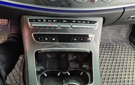 Mercedes-Benz E-Класс, 2022 год, 4 420 000 рублей, 29 фотография