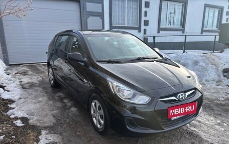 Hyundai Solaris II рестайлинг, 2013 год, 1 150 000 рублей, 3 фотография