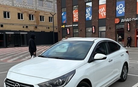 Hyundai Solaris II рестайлинг, 2017 год, 1 540 000 рублей, 1 фотография