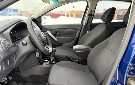 Renault Logan II, 2019 год, 995 000 рублей, 15 фотография