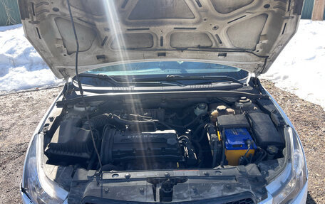 Chevrolet Cruze II, 2011 год, 600 000 рублей, 6 фотография