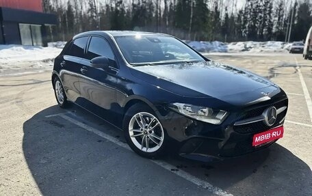 Mercedes-Benz A-Класс, 2018 год, 1 900 000 рублей, 1 фотография