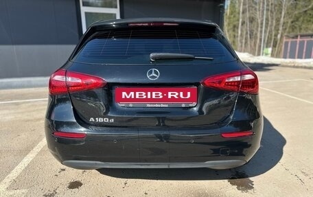 Mercedes-Benz A-Класс, 2018 год, 1 900 000 рублей, 3 фотография