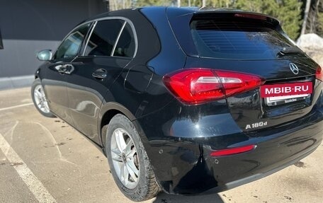 Mercedes-Benz A-Класс, 2018 год, 1 900 000 рублей, 2 фотография