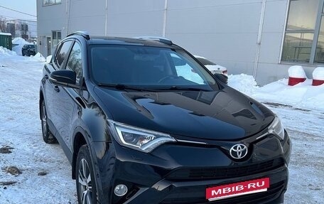 Toyota RAV4, 2018 год, 2 700 000 рублей, 2 фотография