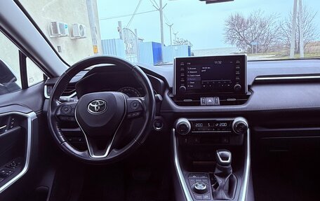 Toyota RAV4, 2021 год, 3 900 000 рублей, 5 фотография