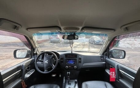 Mitsubishi Pajero IV, 2013 год, 1 980 000 рублей, 2 фотография