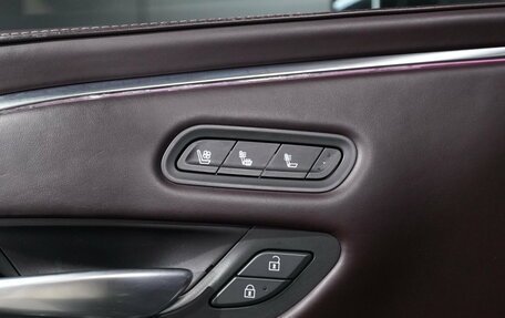 Cadillac Escalade V, 2023 год, 10 700 000 рублей, 15 фотография