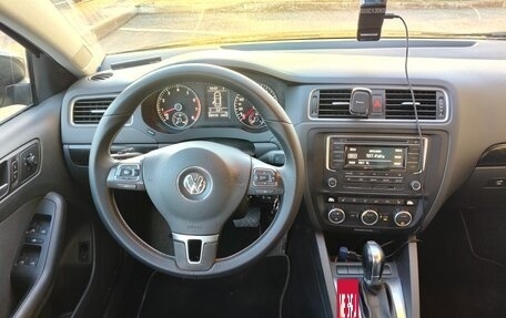 Volkswagen Jetta VI, 2013 год, 929 000 рублей, 10 фотография