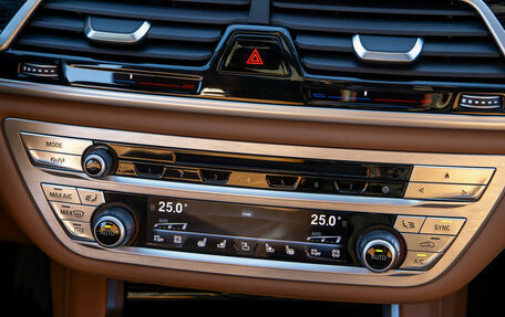 BMW 7 серия, 2017 год, 3 648 000 рублей, 12 фотография