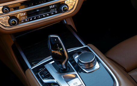 BMW 7 серия, 2017 год, 3 648 000 рублей, 13 фотография