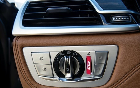 BMW 7 серия, 2017 год, 3 648 000 рублей, 26 фотография